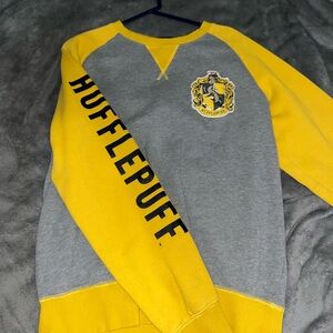 Hufflepuff universal crew neck